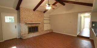 East Austin 4BR Gem on Cul-de-Sac w/ Spacious Lot & Updates Gallery 4