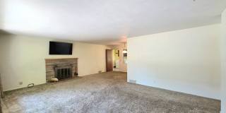 Sprawling 3 or 4-Bedroom House for Rent in a Great Wenatchee Neighborhood! W/D Included! Gallery 13