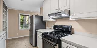 Three bedroom home close to USA with a garage Gallery 10