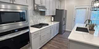 Room in 4 Bedroom Home at Collaboration Way Gallery 6