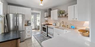 Charming Parkside 2-Bedroom Home Near Daffin Park with Fenced Yard & Patio Gallery 11