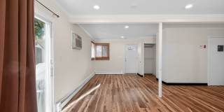 Charming Studio in Huntington Station Gallery 1