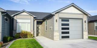 Low-Maintenance Living with Modern Comfort Gallery 1