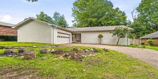 4-BED, 2-BATH ALL-BRICK HOME NEAR JONESBORO COUNTRY CLUB! Gallery 1