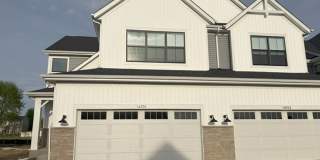 Spacious 3BR Townhome in Plainfield Gallery 1