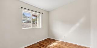 Spacious Sun-filled 3 bed 2.5 Bath Townhouse Gallery 32