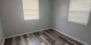 1305 W 6th St #1-4 Gallery 14