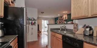 Room in 2 Bedroom Home at Donatello Ave Gallery 30