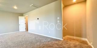 Spacious Craftsman Home on cul-de-sac - Electric Included! Gallery 37