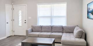 10348 Commons Crossing Gallery 1