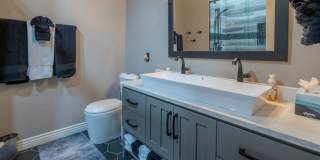 Beautiful 5 Bedroom Home- One Level and Private Pool Gallery 31