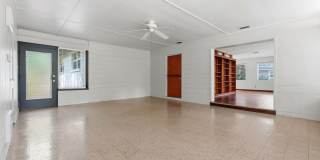 3 BR/ 2 BA Mid Century Modern Home/Fenced Yard/Lawn Care Included Gallery 5