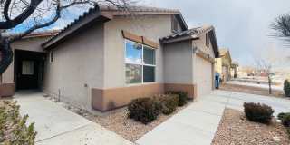4 bed 2 bath home in Huning Ranch. Gallery 4