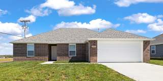 3 Bedroom Home in Monett Gallery 1