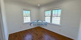 1667 N. Lagoon Avenue Gallery 13