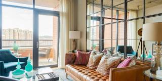 IO Piazza by Windsor Gallery 5