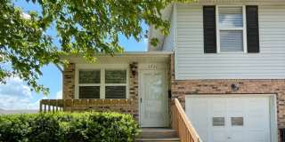 2 Bedroom Townhome - Close to ISU Campus & Heartland Gallery 1