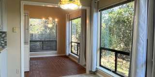 Wonderful 2/2 in Perfect Far West Location Gallery 4