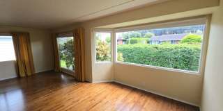 3BD/2BA Eureka home is close to Sequoia Park, boasts infrared sauna! Gallery 12