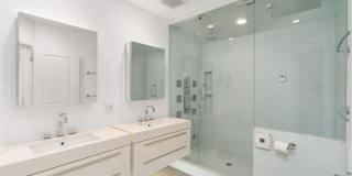 10645 Wilshire Blvd Gallery 25