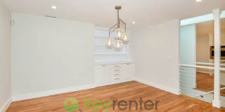 Stylish Four Bedroom Home with Hardwood Floors and Outdoor Space Gallery 9