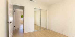 17601 Hamlin Street Gallery 18