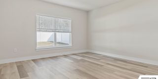 FULLY FENCED, UPGRADED 3/2/2 IN DESIRABLE PINE GROVE Gallery 16