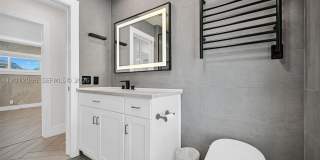 1001 NW 4th Ct Gallery 39