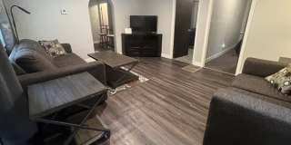 2729 Pine Ave Gallery 1