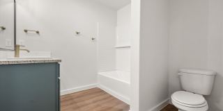 1/2 OFF ONE MONTHS RENT! Gallery 24