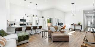 318 N Tacoma Avenue Gallery 26