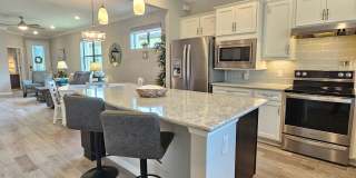 Annual Furnished 2 Bedroom 2 Bathroom with a Flex Room in Island Walk! Gallery 25