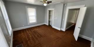 2 bedroom house with garage! Gallery 9