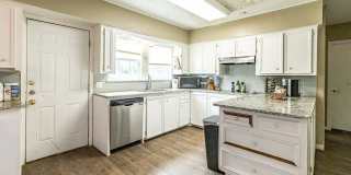 4 bedroom 2 bathroom house close to TTU! Gallery 1