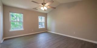 Room in 5 Bedroom Home at Feldspar Way Gallery 12