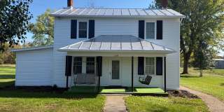 Country Charmer in Clover Hill in Dayton – Spacious 2-Bedroom Home with Beautiful Views! Gallery 1