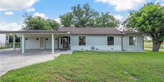 1524 E Avenue B Gallery 1