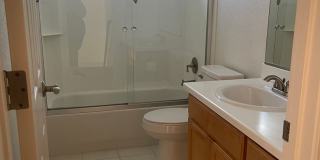 Beautiful 3-Bedroom Family Home in Desirable Northeast Stockton Gallery 14