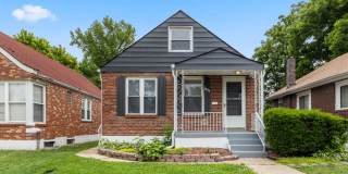 Cozy University City Brick Home with Basement & Off-Street Parking Near WashU & The Loop Gallery 1