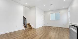 5346 1/2 Oakland Street Gallery 10