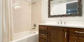 Beautiful Valley Views & Utilities Included! Gallery 12
