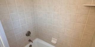 Adorable 2-bedroom home available for rent in Lakewood Mutuals! Gallery 12