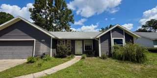 Open Concept 3/2 in Millhopper Station! Gallery 1