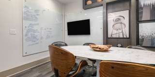 605 West End Gallery 17