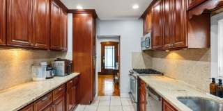 199 E 7Th St Gallery 8