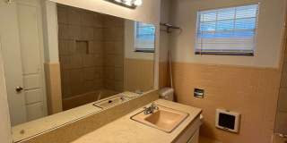 3617 1/2 North Drexel Boulevard Gallery 12