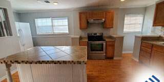 Spacious 4-bedroom 1.5 bath home AVAILABLE NOW! Gallery 1