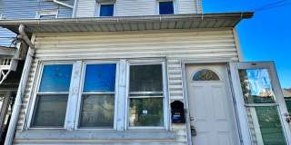 Cozy 2 bedroom home located in Allentown, PA Gallery 1