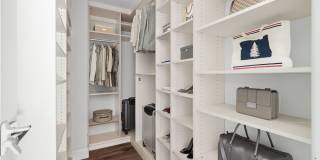 1745 S Barrington Ave Gallery 16