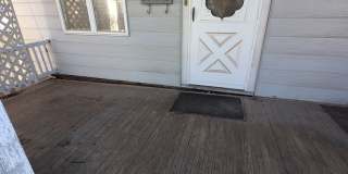 Spacious 3 Bedroom Home with 2 Car Garage and Large Yard! Gallery 4